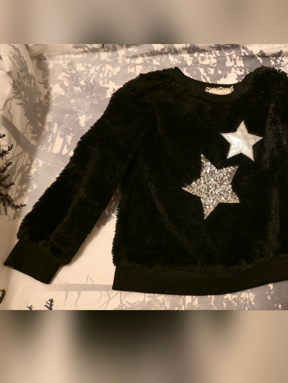 4T Black Fuzzy Star Sweatshirt